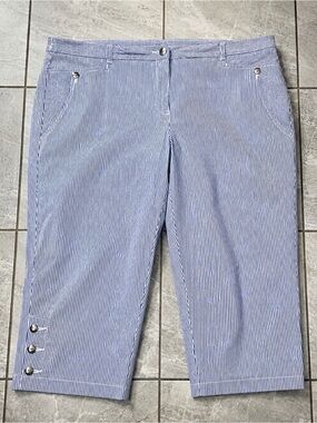 Karen Scott Women’s 18W Blue White Striped Capri Pants Stretch Button Hem